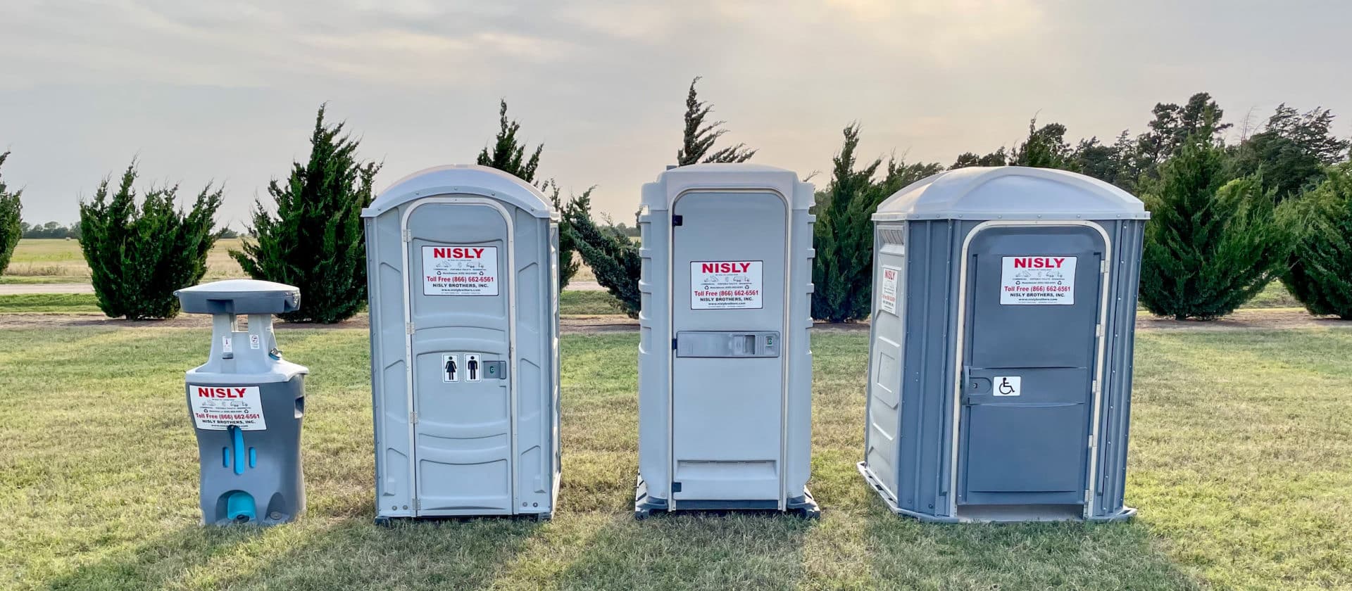 clean portable restrooms for rent near newton kansas