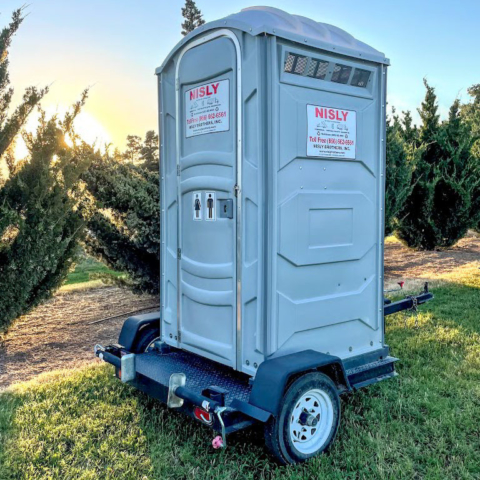 u tow porta potty that can be towed behind a vehicle in hutchinson kansas