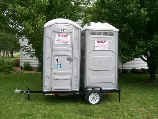 portable-restrooms-for-rent-sign-up-online-central-kansas-600x450.jpg